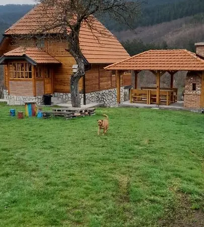 Kuca Karajic * Kremna