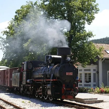 Kuca Karajic * Kremna